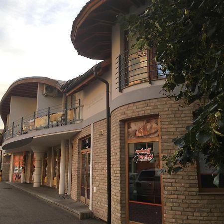 Konde Apartments B Dunajská Streda Εξωτερικό φωτογραφία