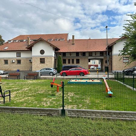 Konde Apartments B Dunajská Streda Εξωτερικό φωτογραφία