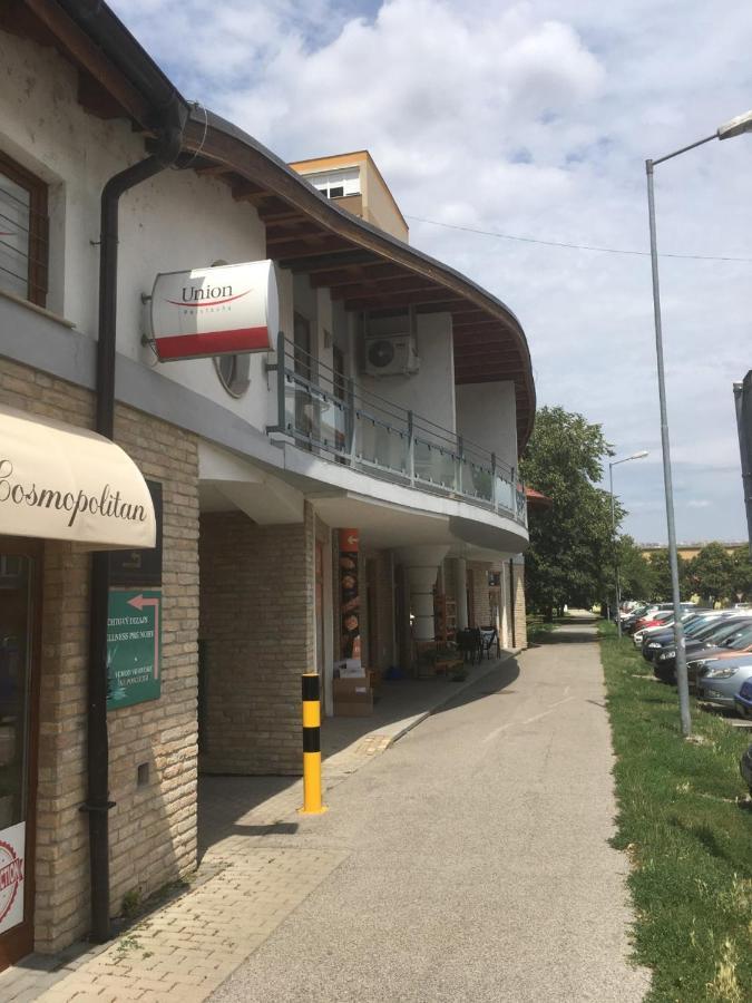 Konde Apartments B Dunajská Streda Εξωτερικό φωτογραφία